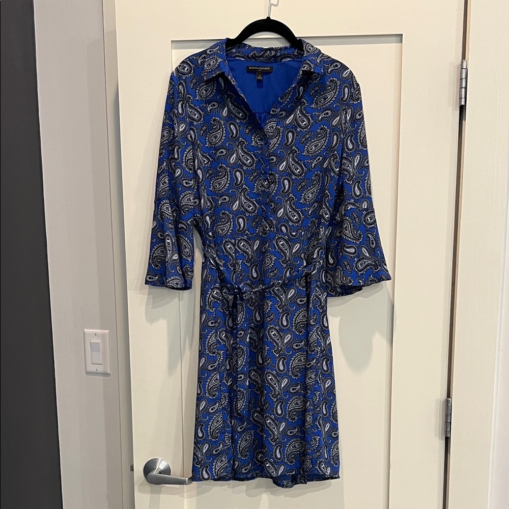 Banana Republic Blue and Black Paisley Dress Bell Sleeve Tie Waist - Size 4